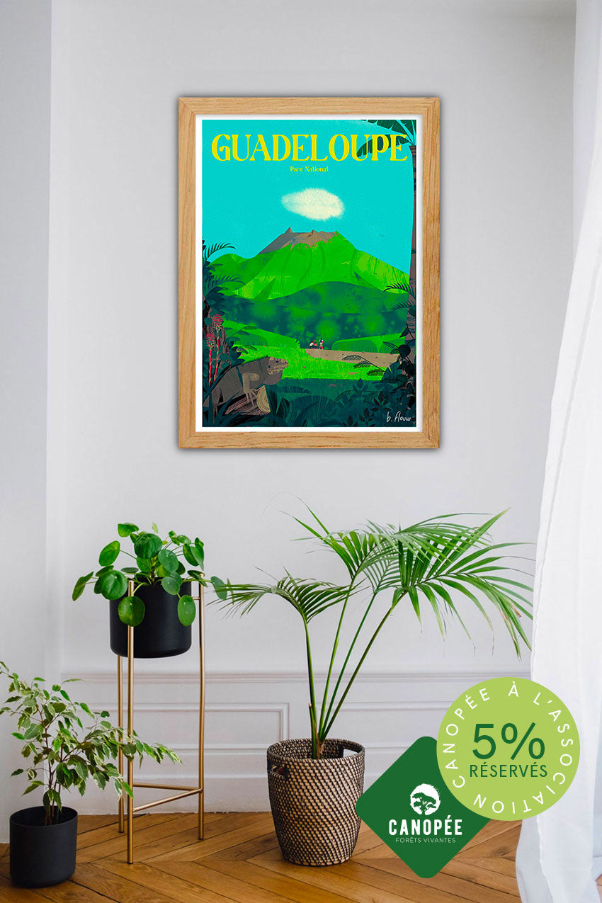 Poster de Guadeloupe, montagne verte, ciel bleu, texte jaune