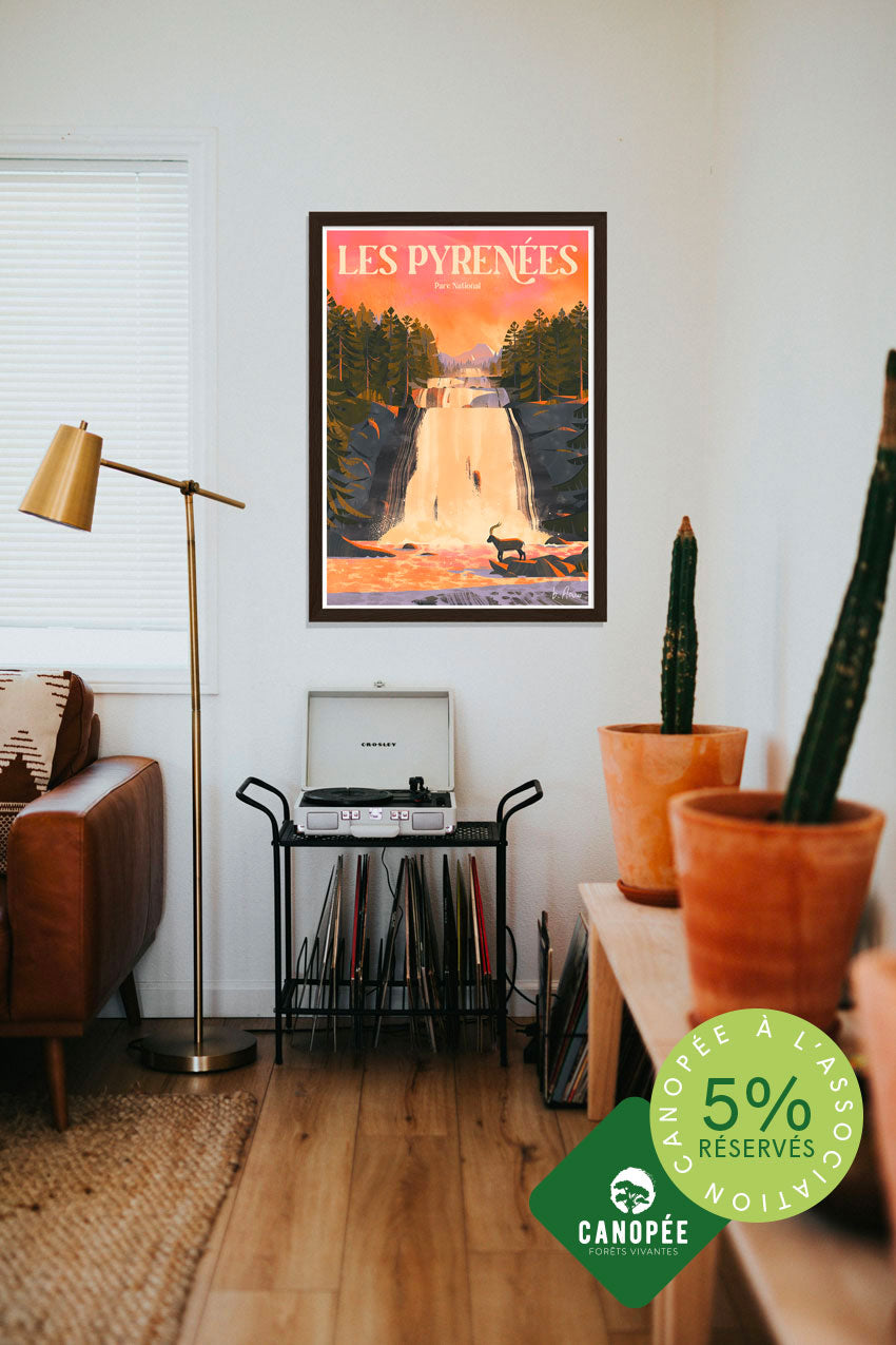 Poster des Pyrénées avec une chute d'eau et des arbres