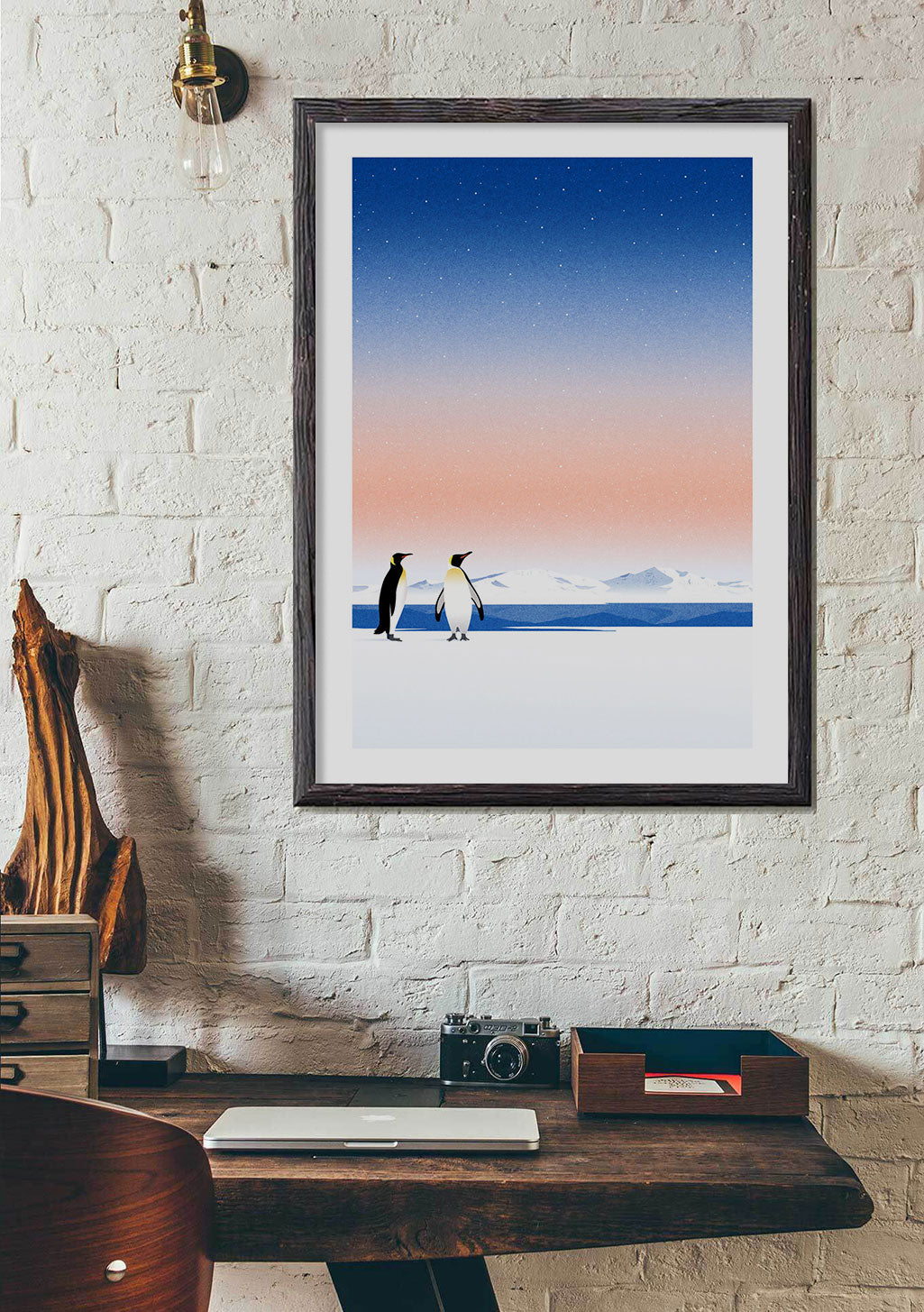 Pingouins polaires, coucher de soleil, paysage enneigé