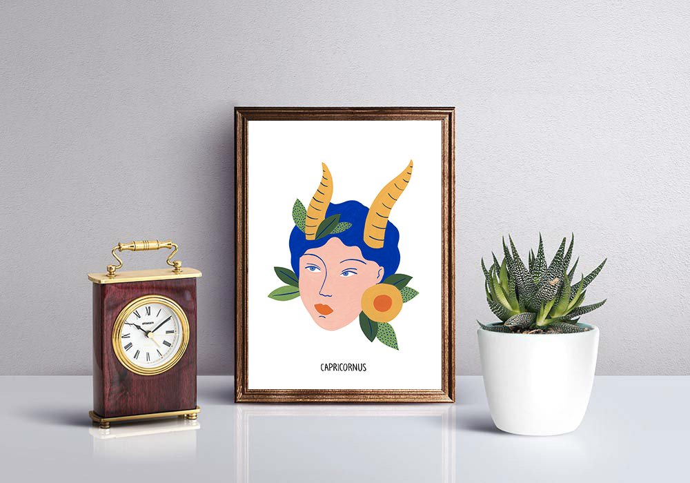 Illustration de femme avec cornes bleues et fleurs