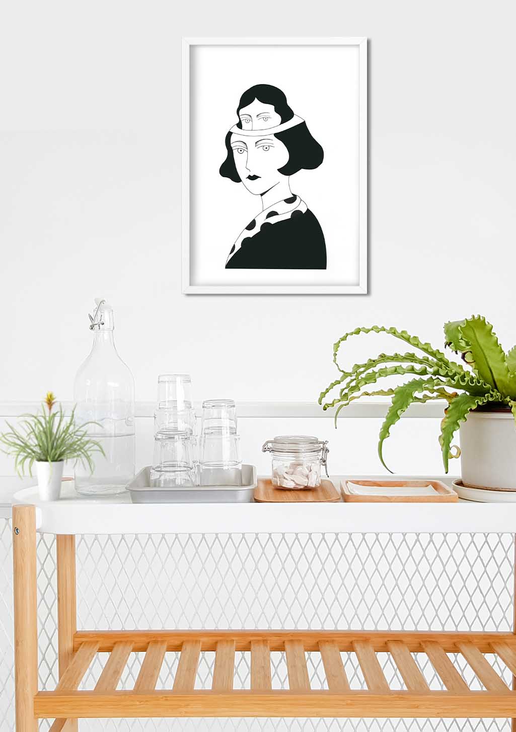 Femme stylisée en noir et blanc