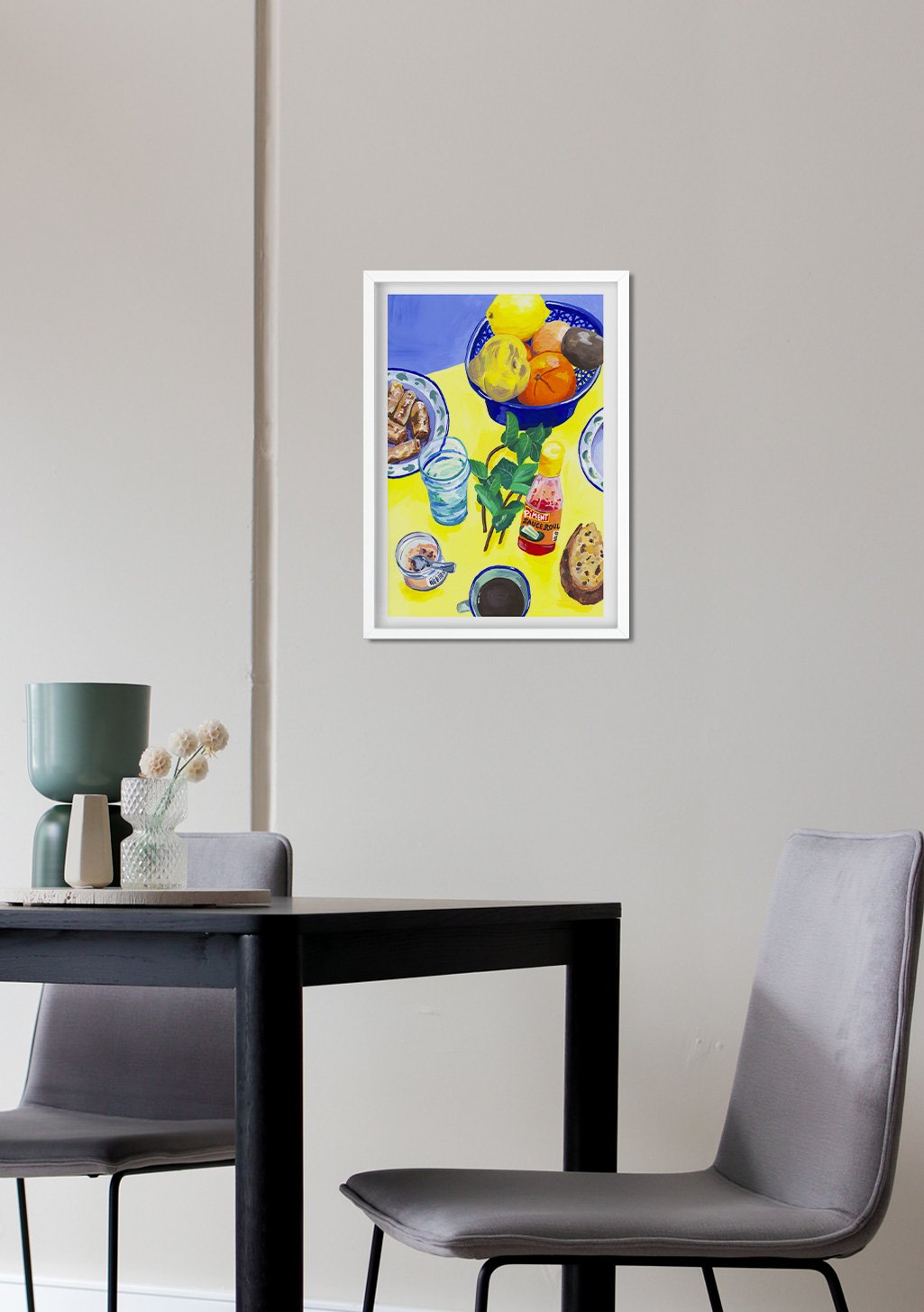 Fruit, pâtisserie, tasse, bol, jaune, bleu, vert, mur blanc, table, chaise, fleurs, vase