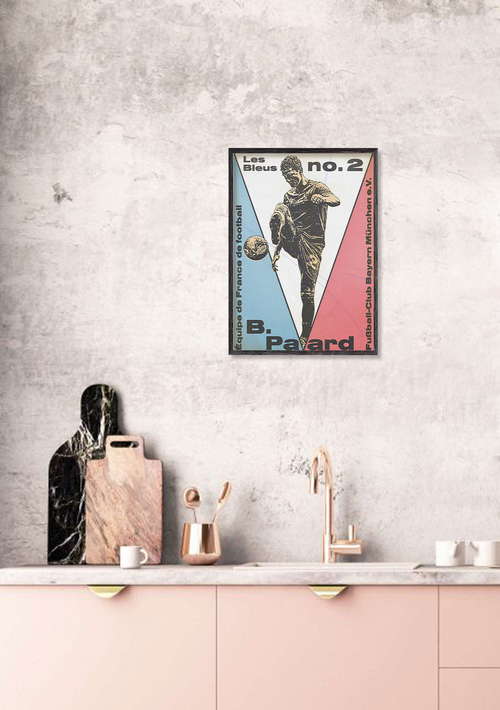 Poster de football avec joueur, texte "Les Bleus no. 2 B. Payard".