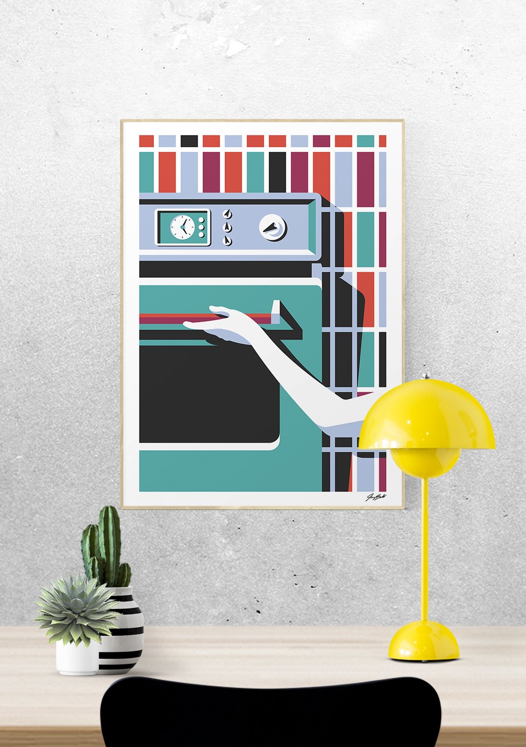 Main tenant un téléviseur, couleurs vives, design abstrait