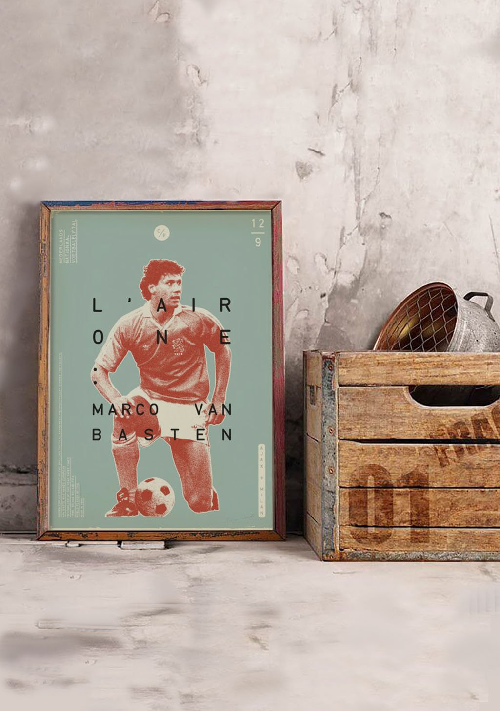 Poster de football, joueur, Marco van Basten, L'Air d'une, vintage, cadre en bois, mur en béton, boîte en bois