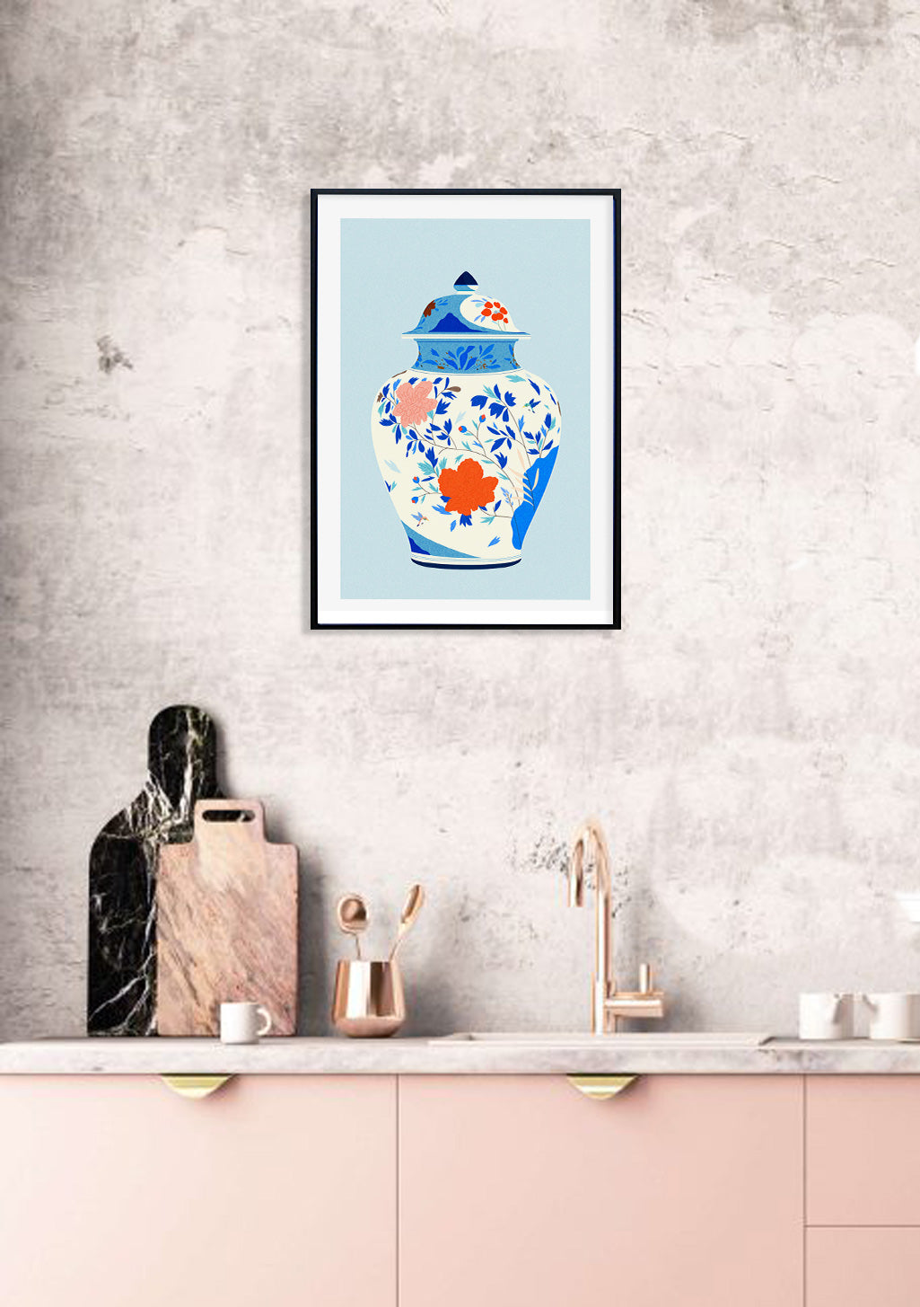 Vase bleu et blanc avec fleurs orange