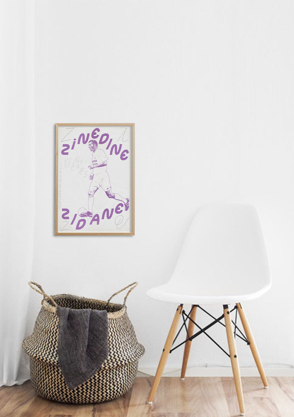Poster violet et blanc avec une personne dansant