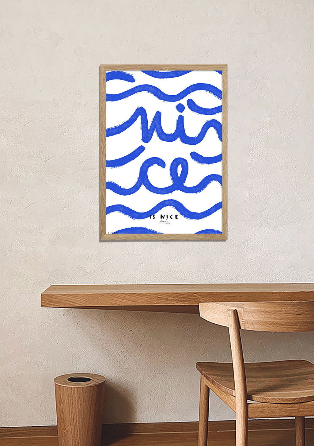 Poster bleu et blanc, texte "wisice is nice"