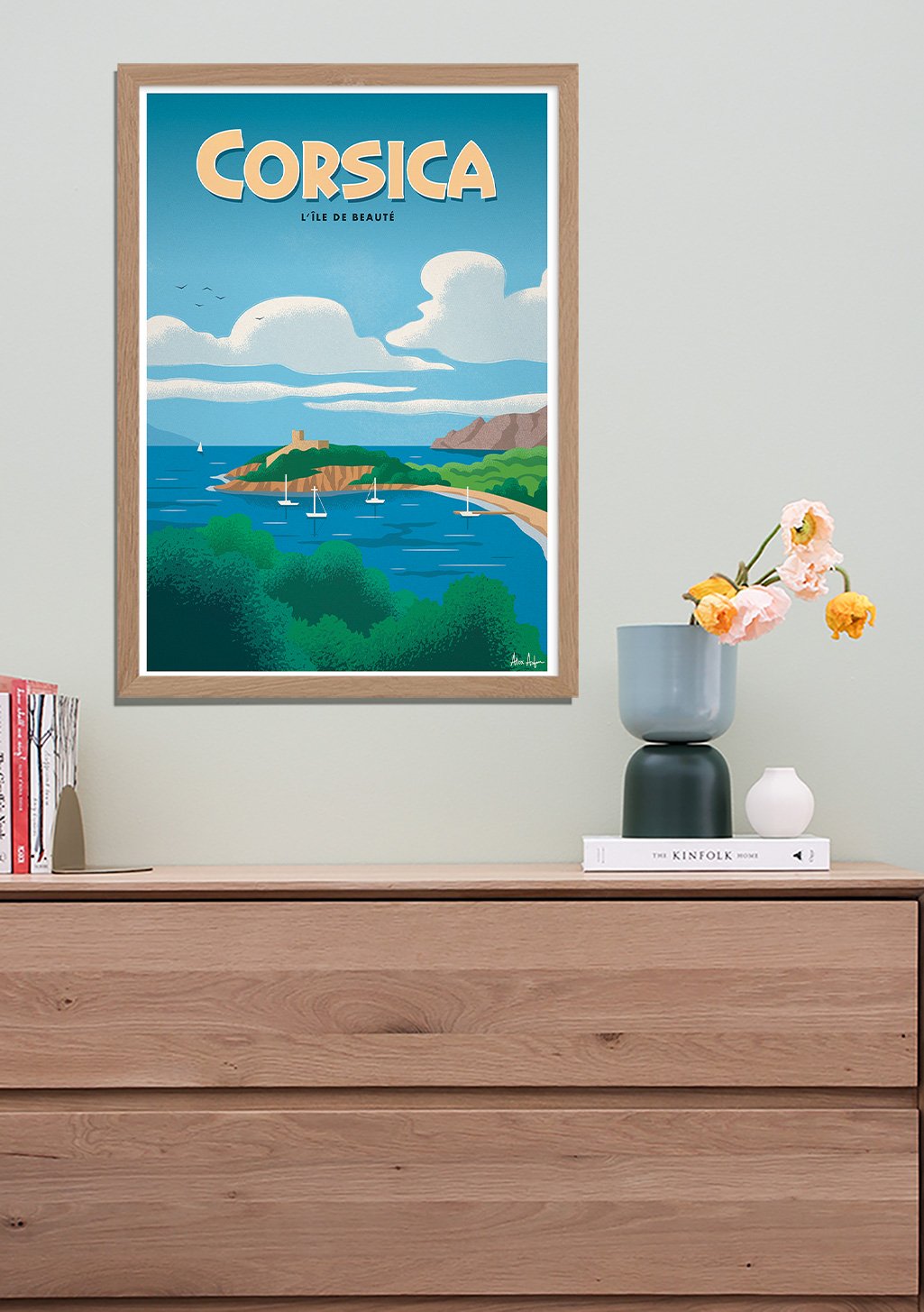 Poster de la Corse, île de beauté, paysage côtier, bateaux, ciel bleu, verdure