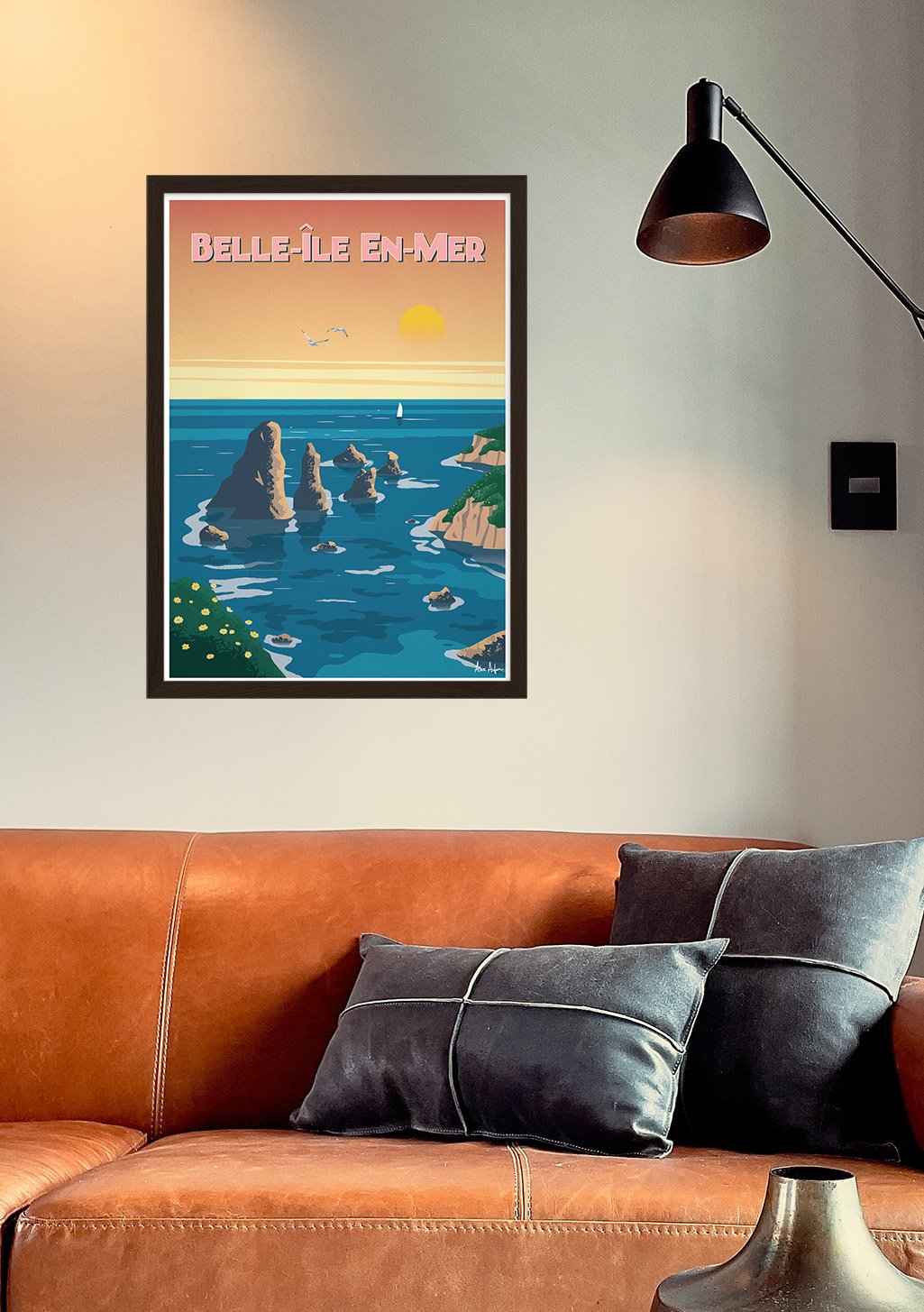 Poster Belle-Île en-Mer, scène côtière, coucher de soleil, îles, bateau, ciel orange