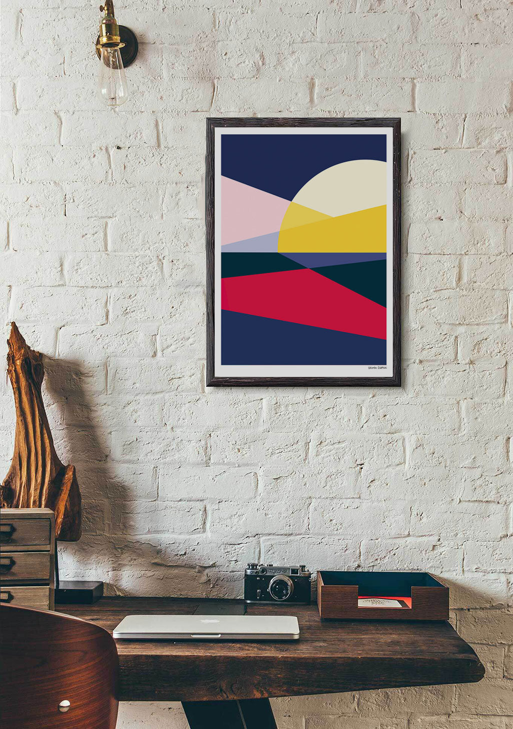 Poster abstrait avec soleil et montagnes colorées