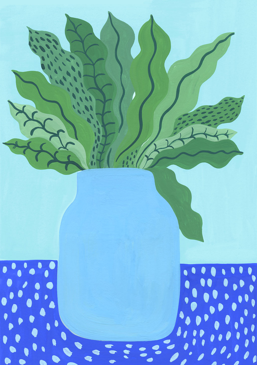 Vase bleu avec feuilles vertes sur fond bleu clair