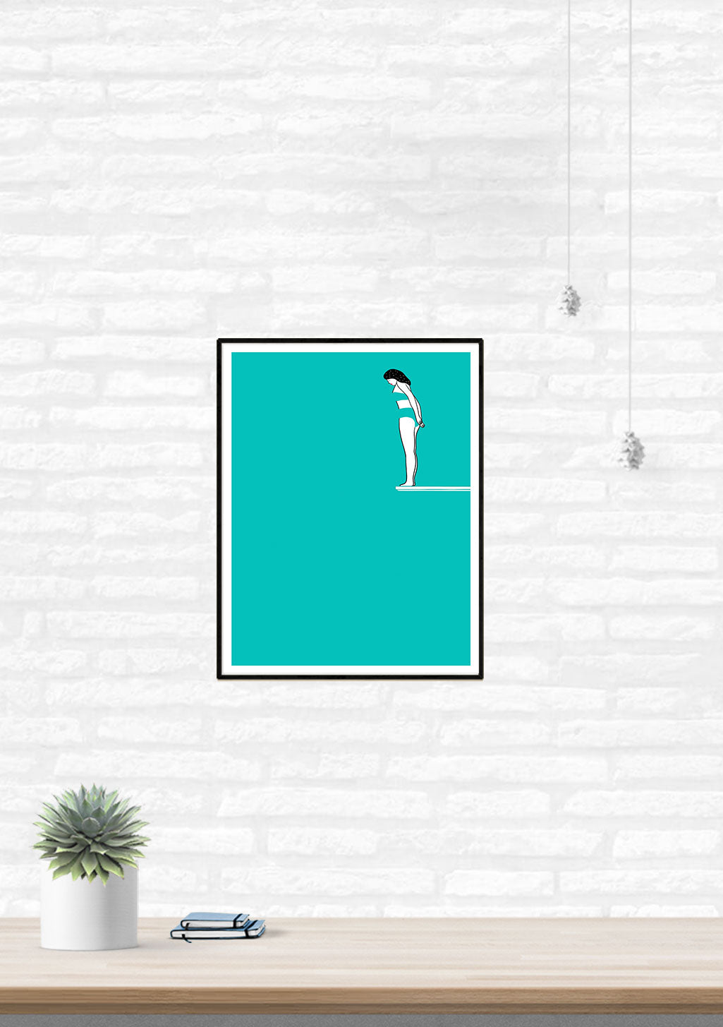 Femme se penchant sur une ligne bleue