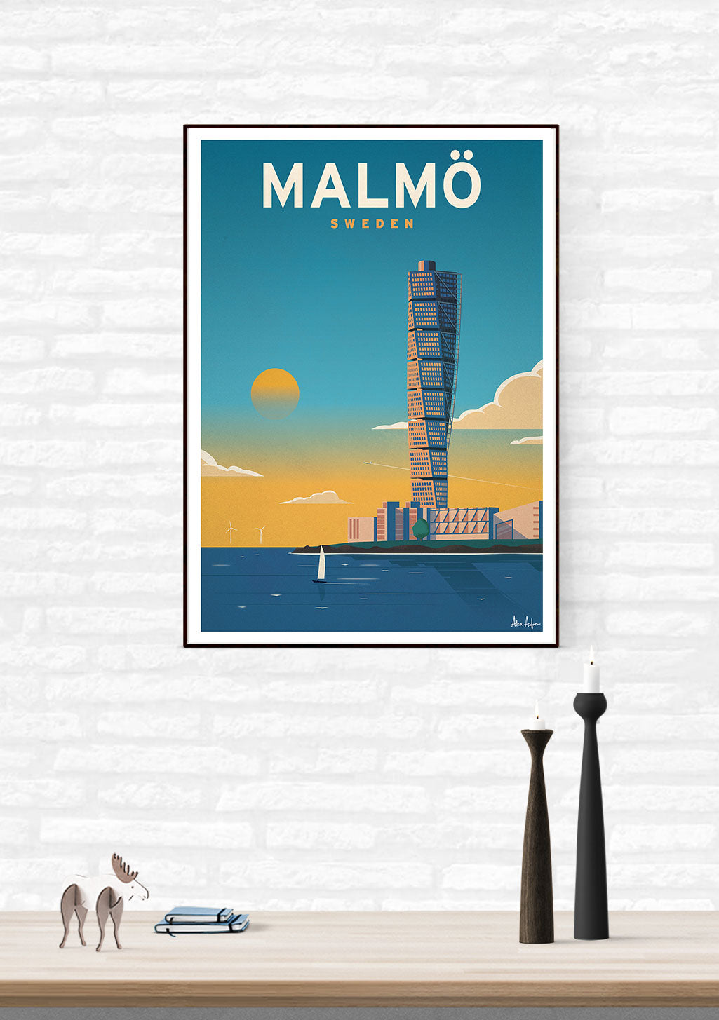 Poster de Malmo Suède, Tour Twisted, Ciel bleu, Soleil couchant, Ville au bord de l'eau