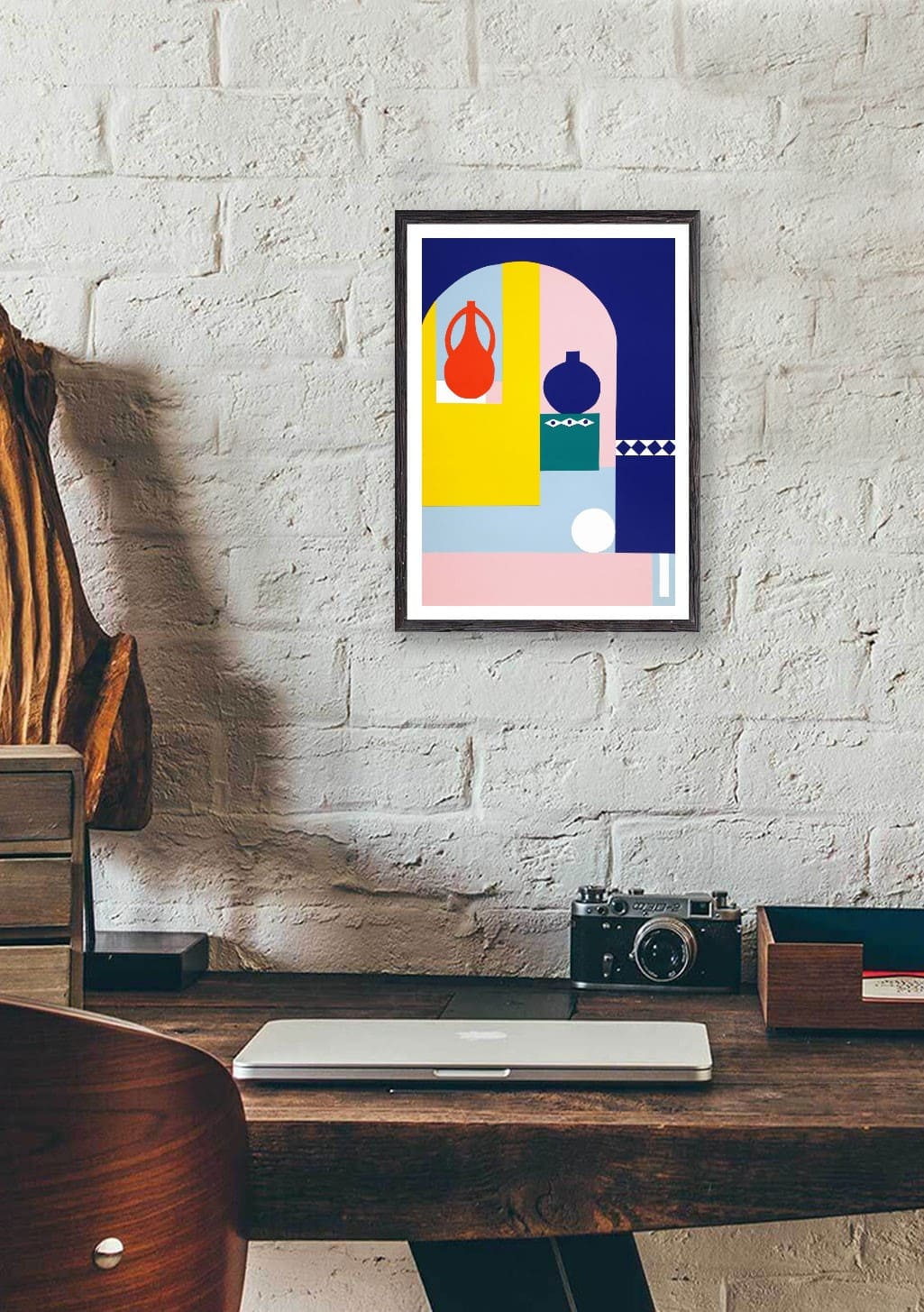 Poster abstrait avec formes colorées et vases