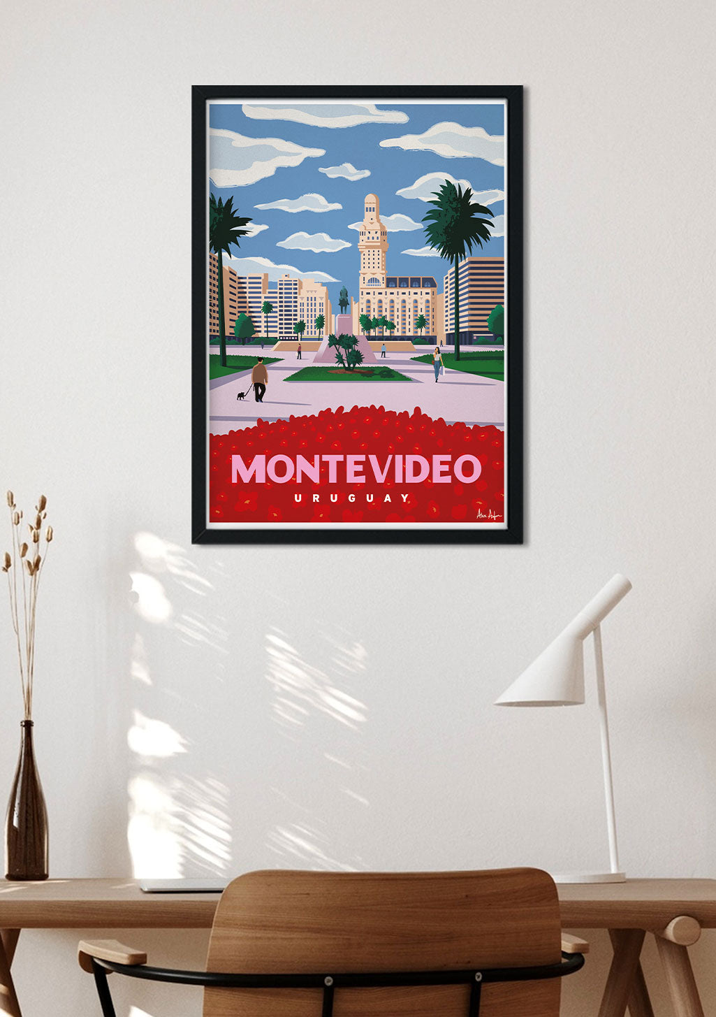 Poster de Montevido Uruguay, ville, bâtiments, ciel bleu, palmiers, texte rouge