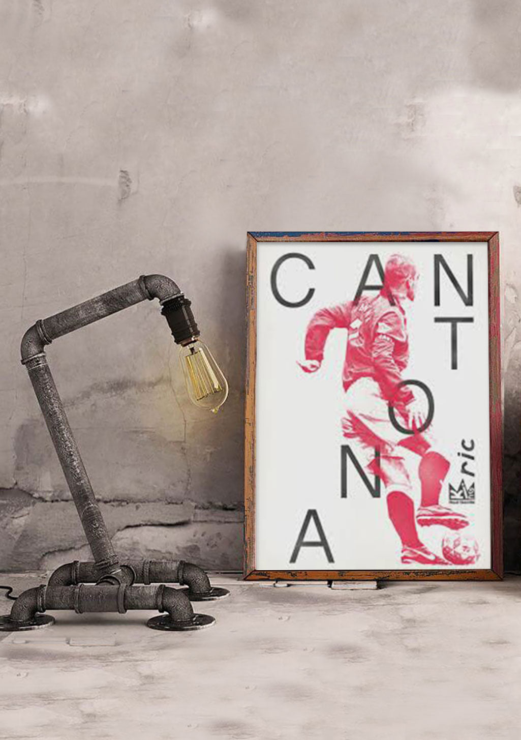 Poster de football avec texte "CANTONA" et image rouge