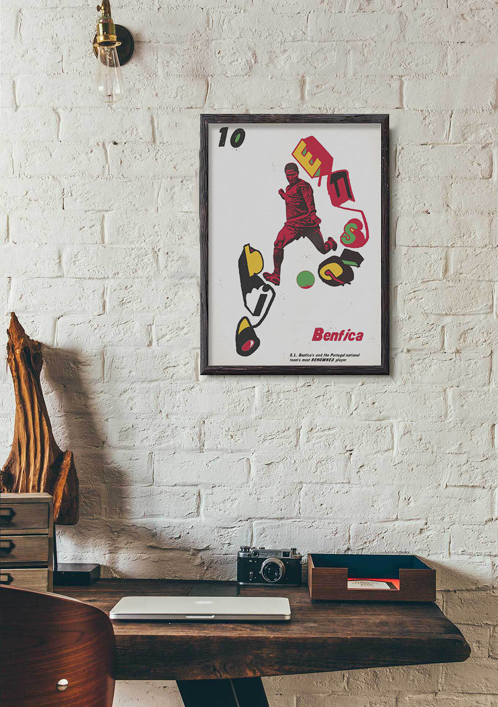 Poster de football avec joueur et ballon