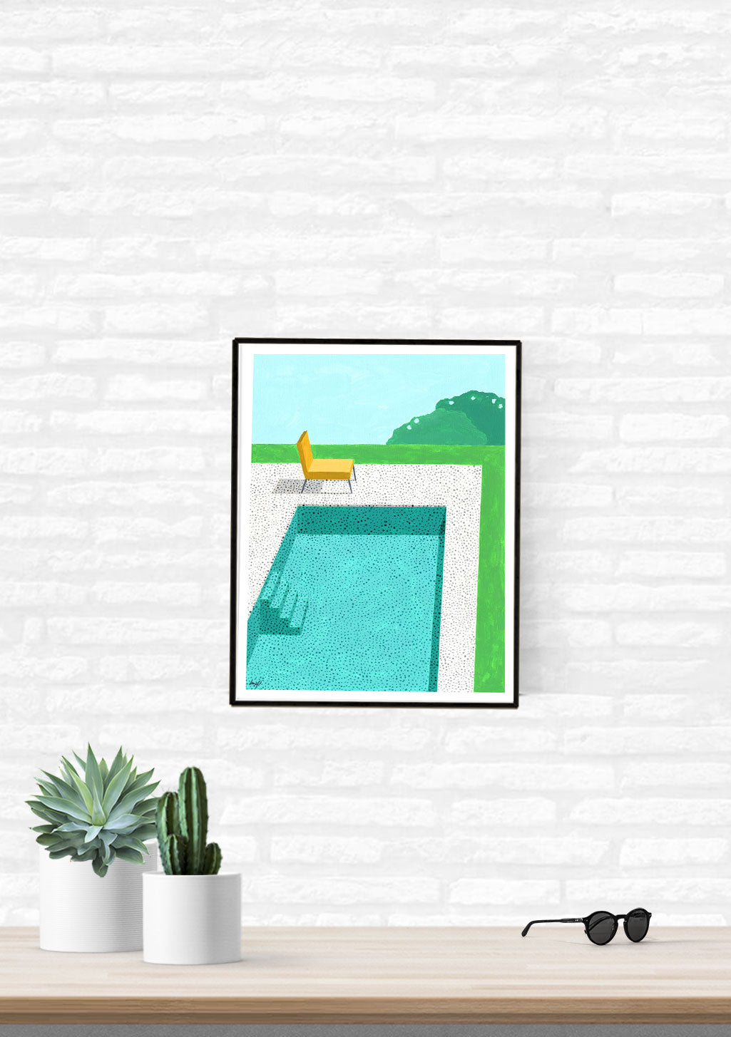 Piscine, chaise jaune, paysage vert, ciel bleu, moderne, cadre noir