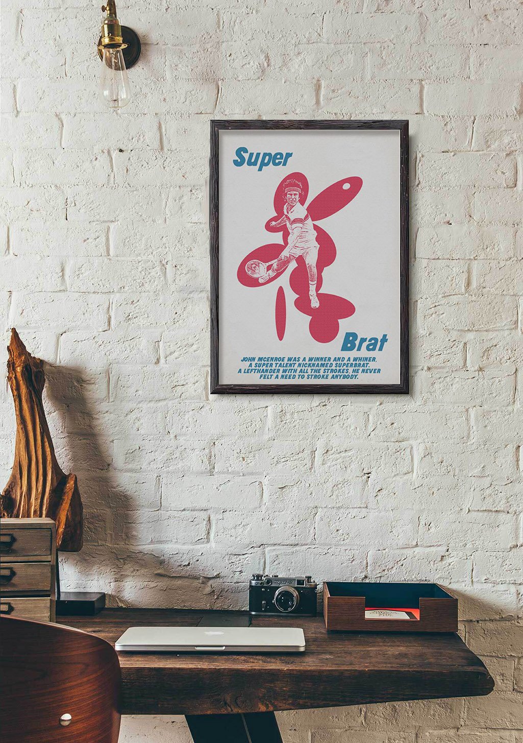 Poster de tennis rouge et blanc, texte "Super Brat"