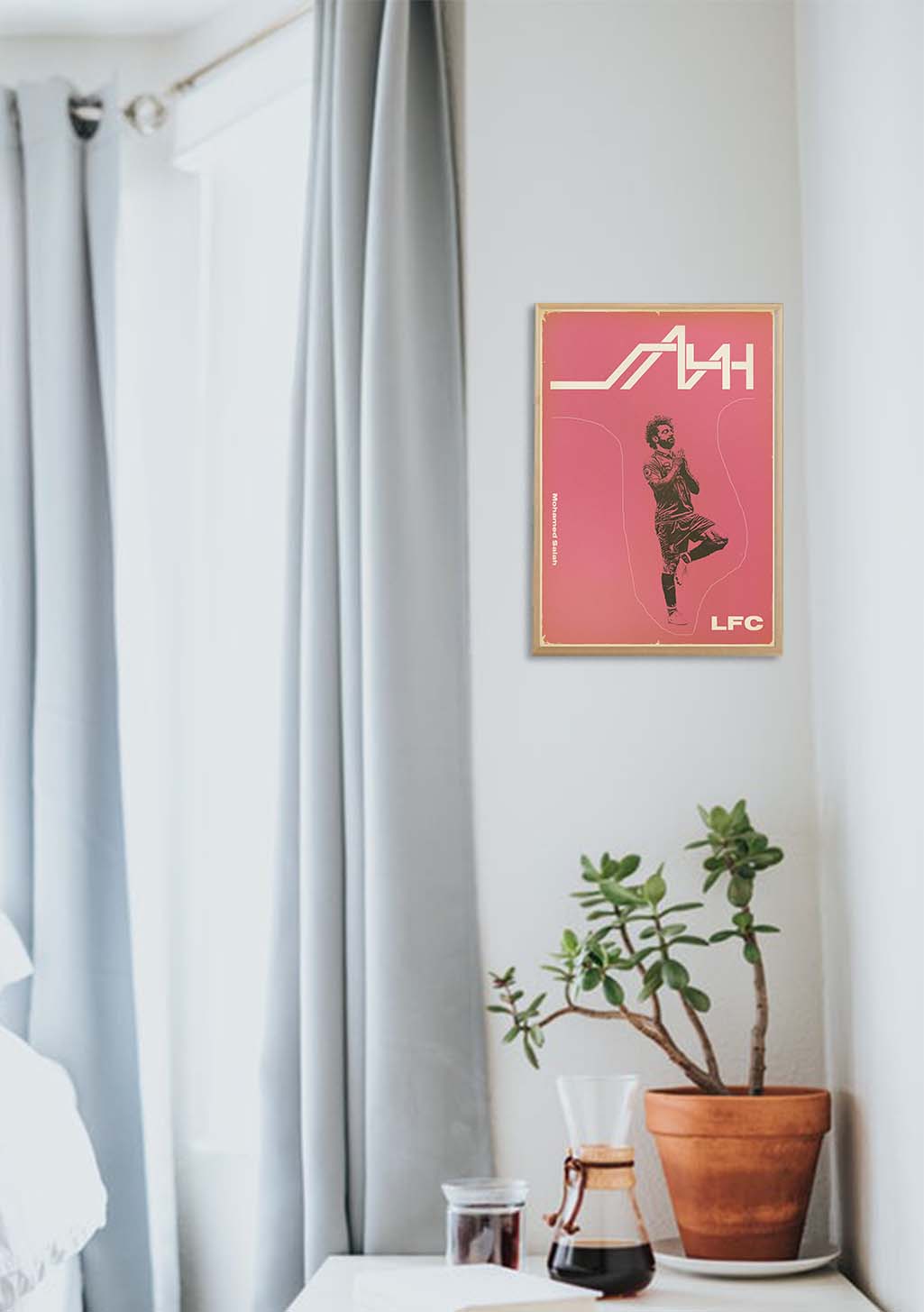 Poster rose avec silhouette, texte LFC