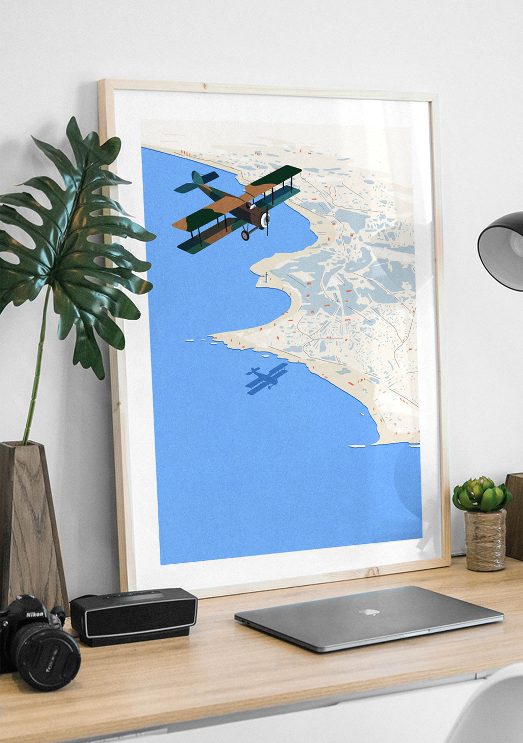 Aviation, carte, avion, mer, ville, vintage, cadre, bureau, plante, ordinateur, appareil photo
