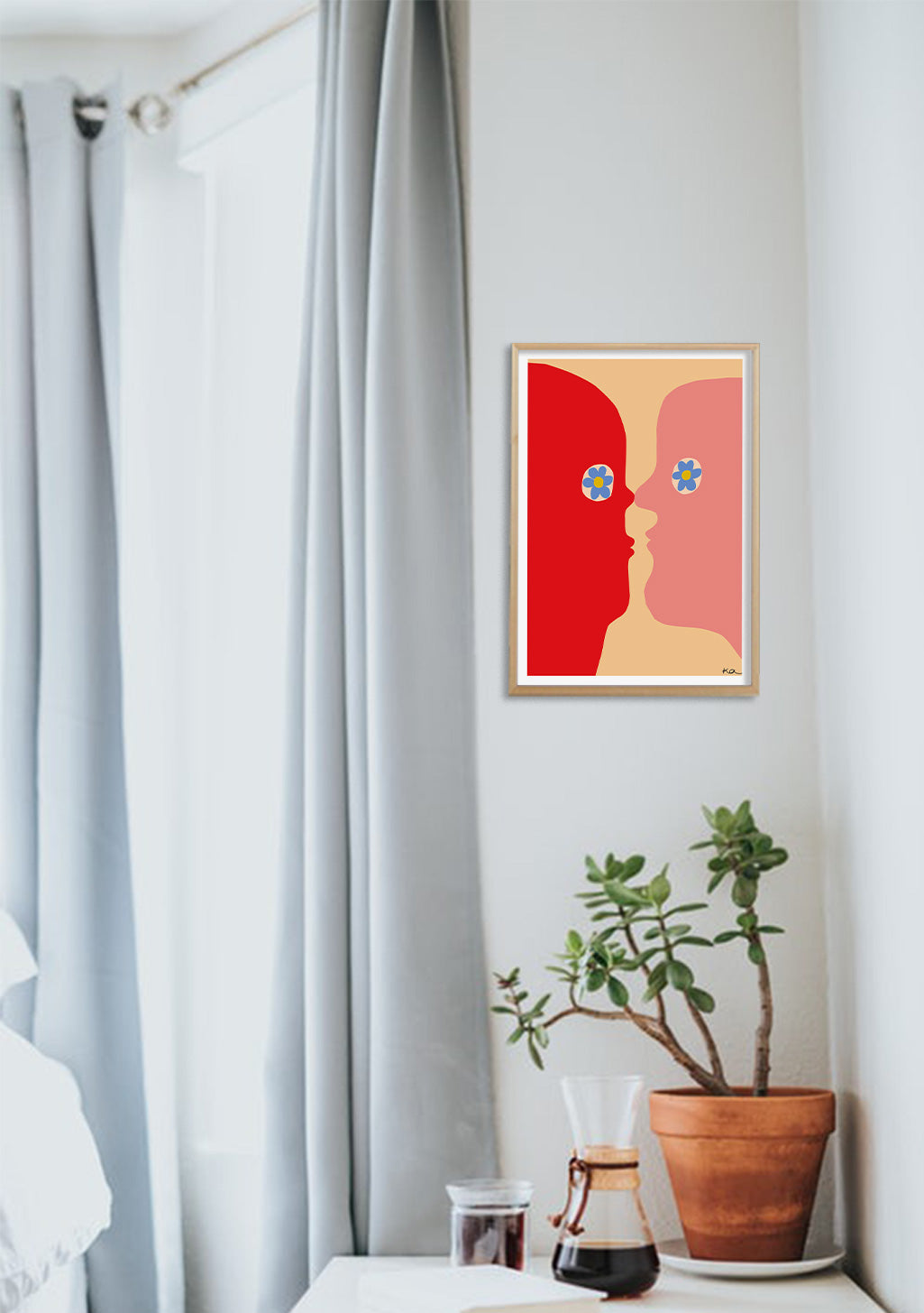 Poster rouge et rose avec visages stylisés et fleurs bleues