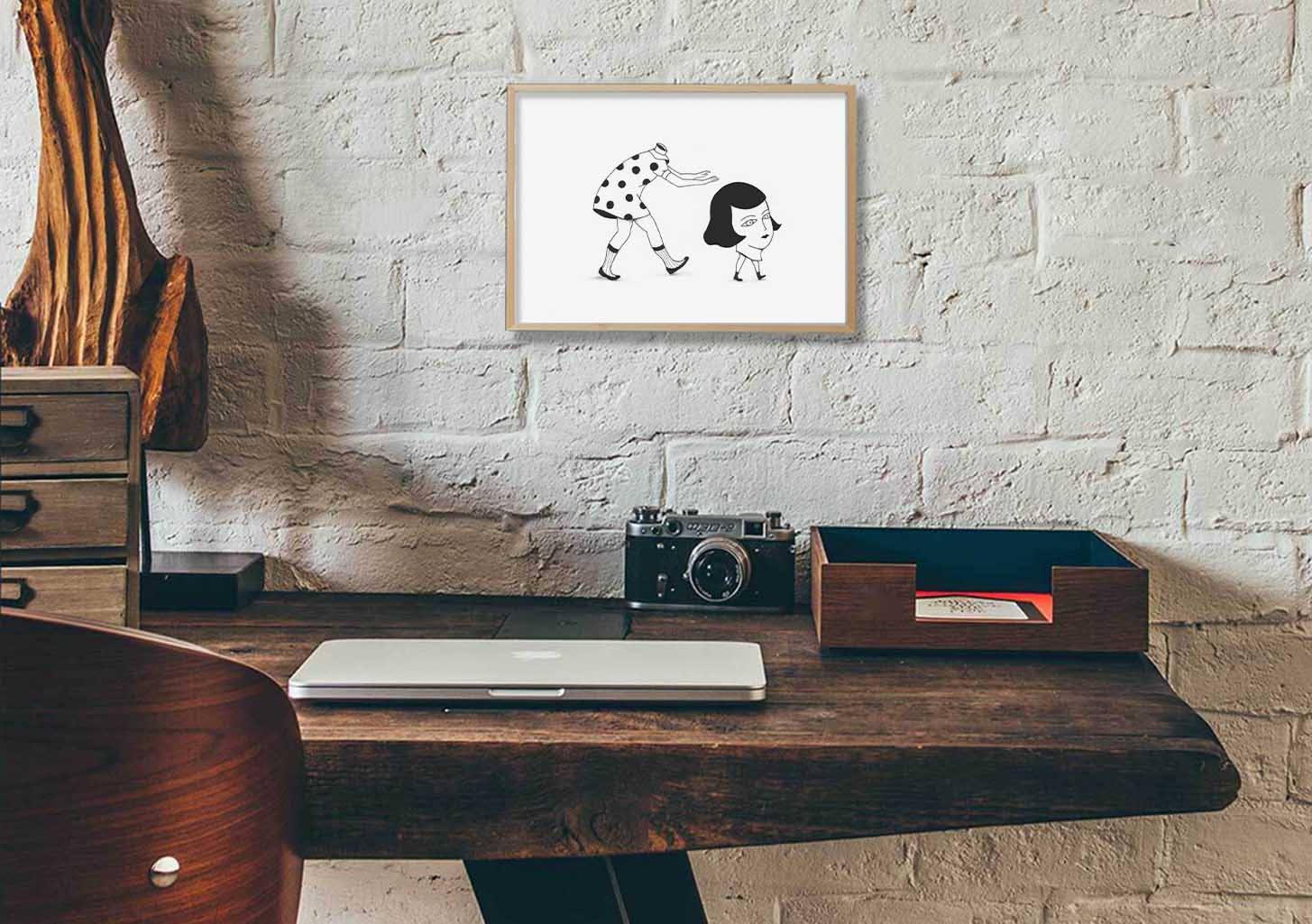 Femme et fille en polka-dot dansant