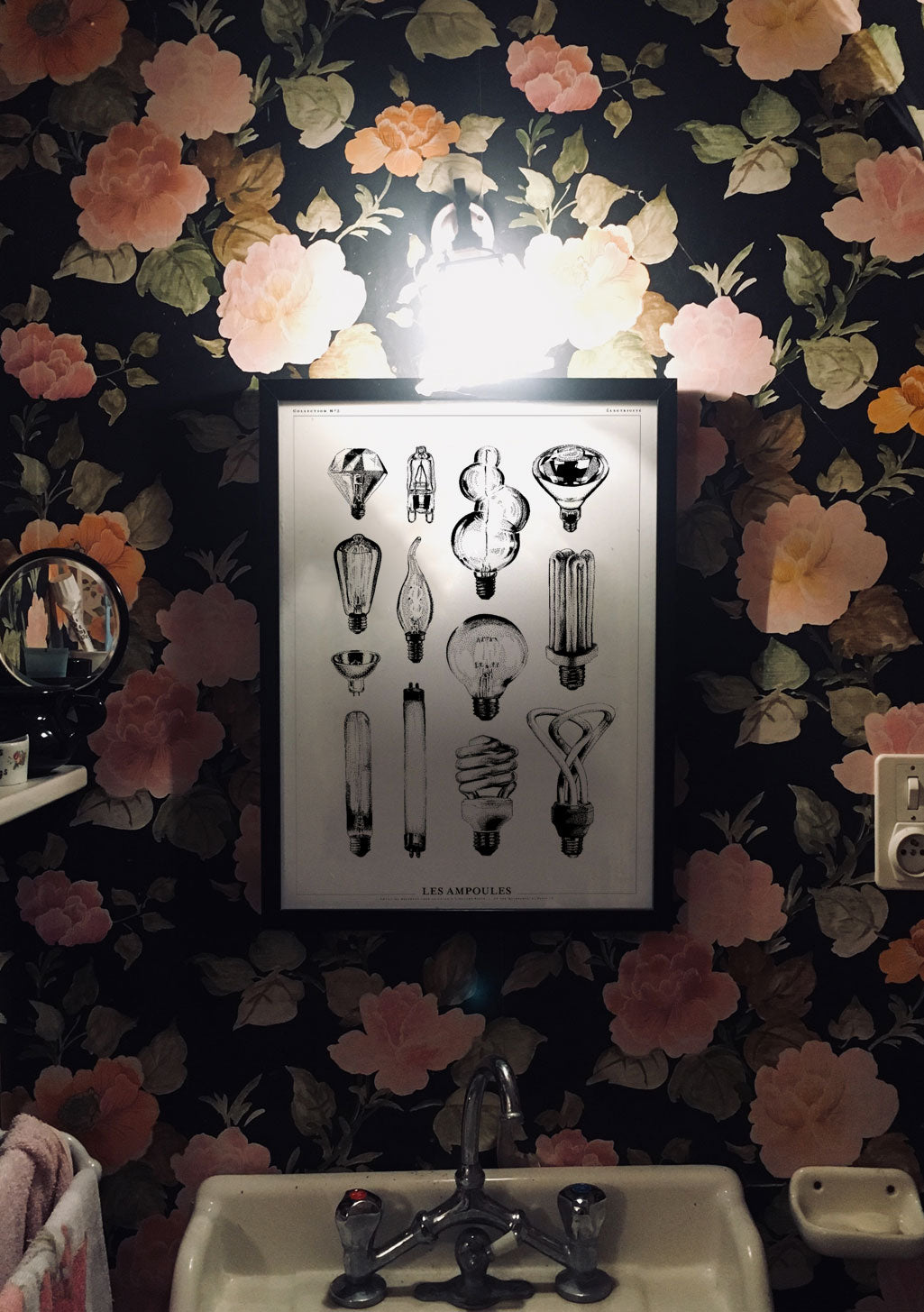 Poster de lampes vintage avec texte "LES AMPOULES"