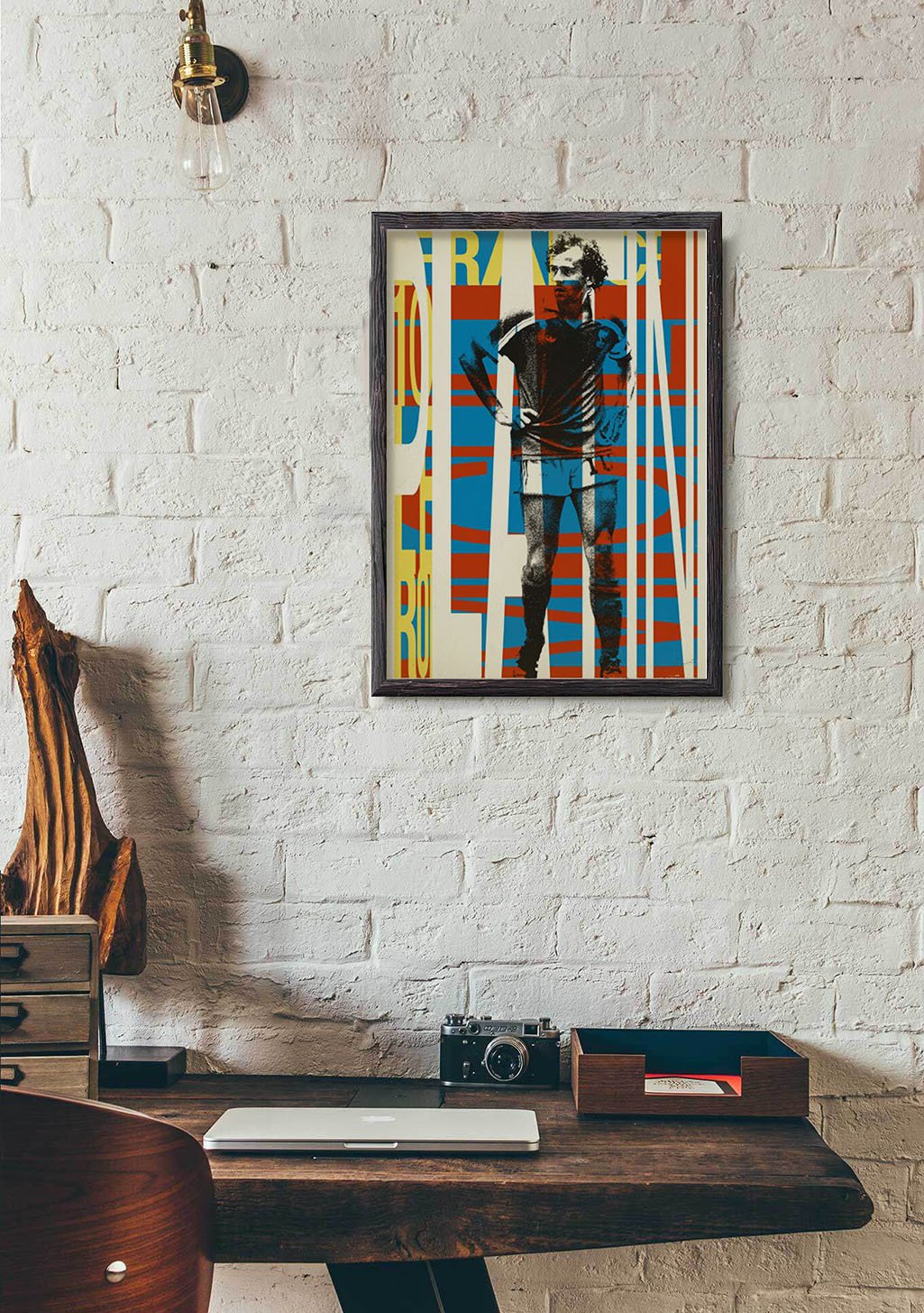 Art abstrait, homme stylisé, couleurs vives, lignes géométriques