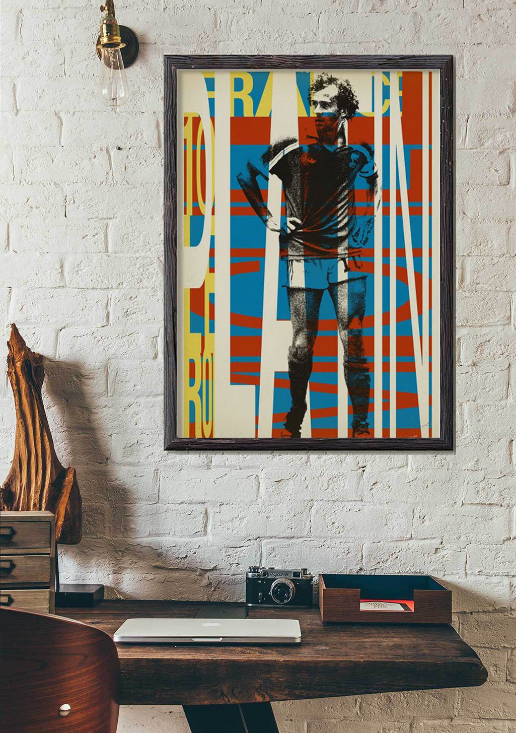 Art abstrait, homme stylisé, couleurs vives, lettres, design géométrique