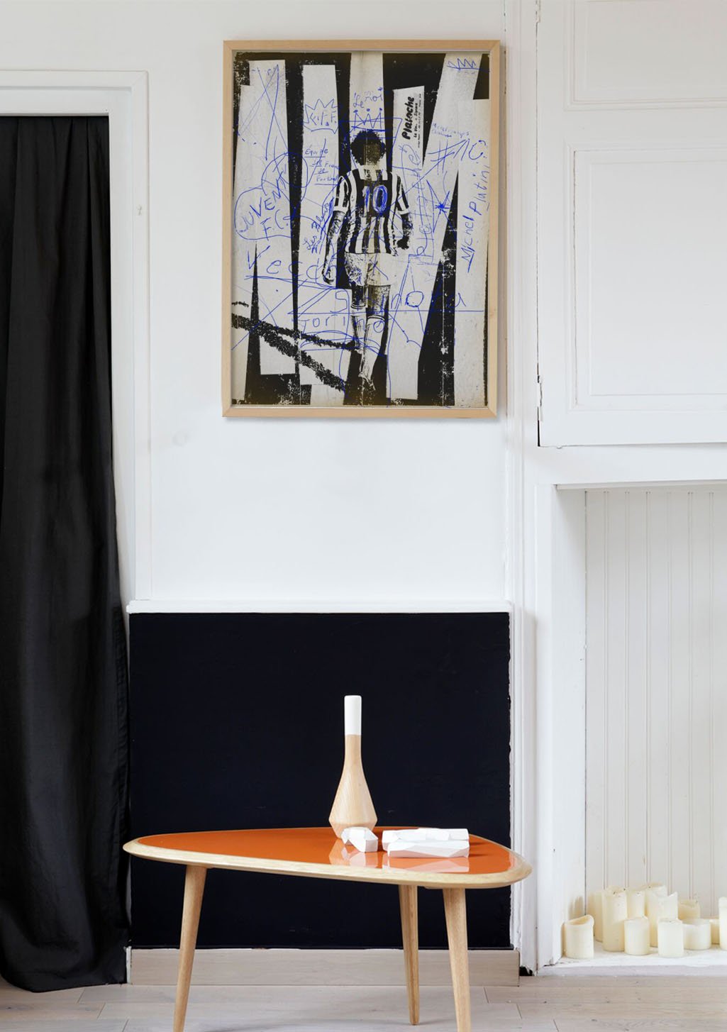 Art abstrait avec texte bleu et figure centrale