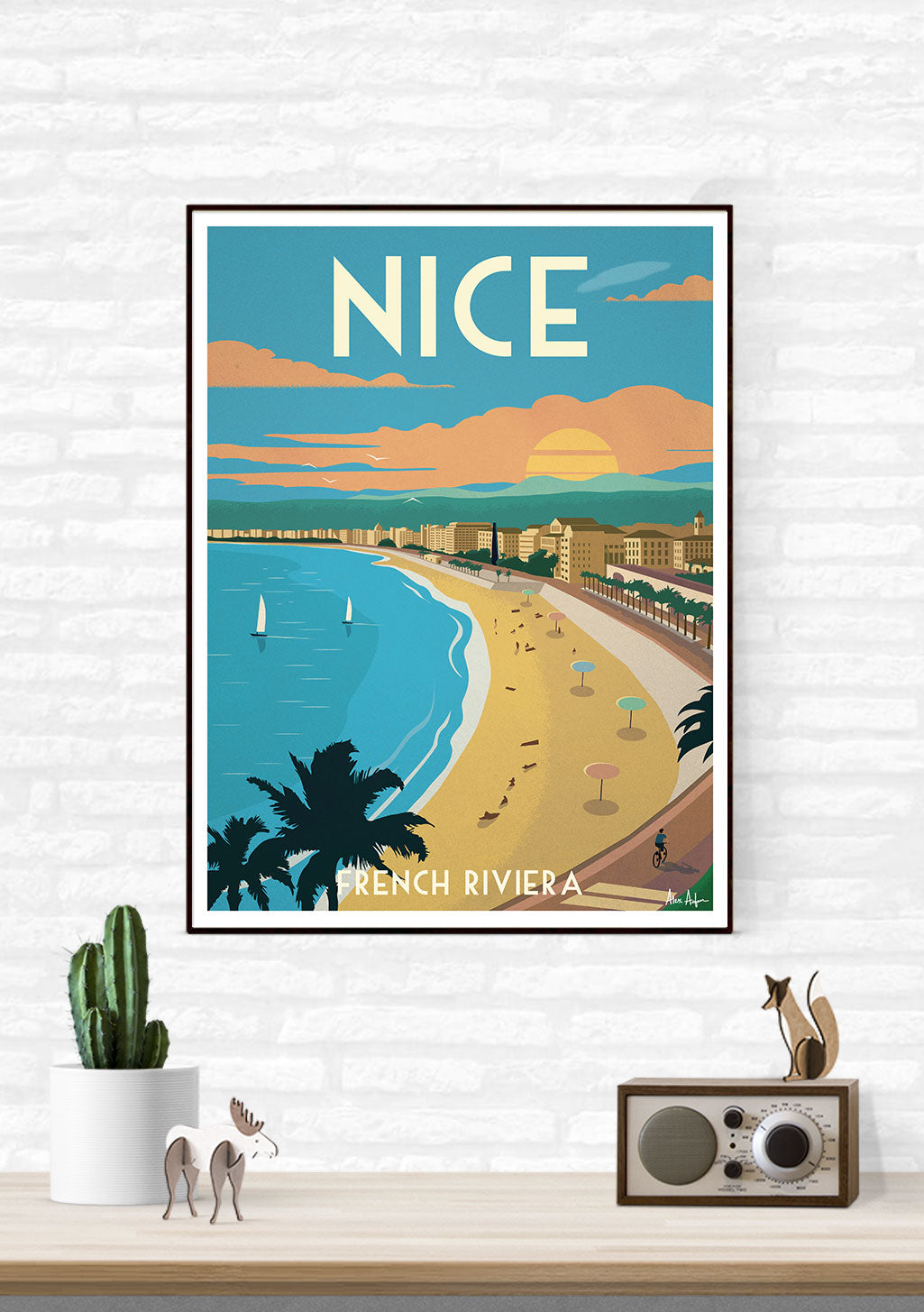 Plage de Nice, Riviera française, coucher de soleil, bâtiments, voiliers, sable, palmiers