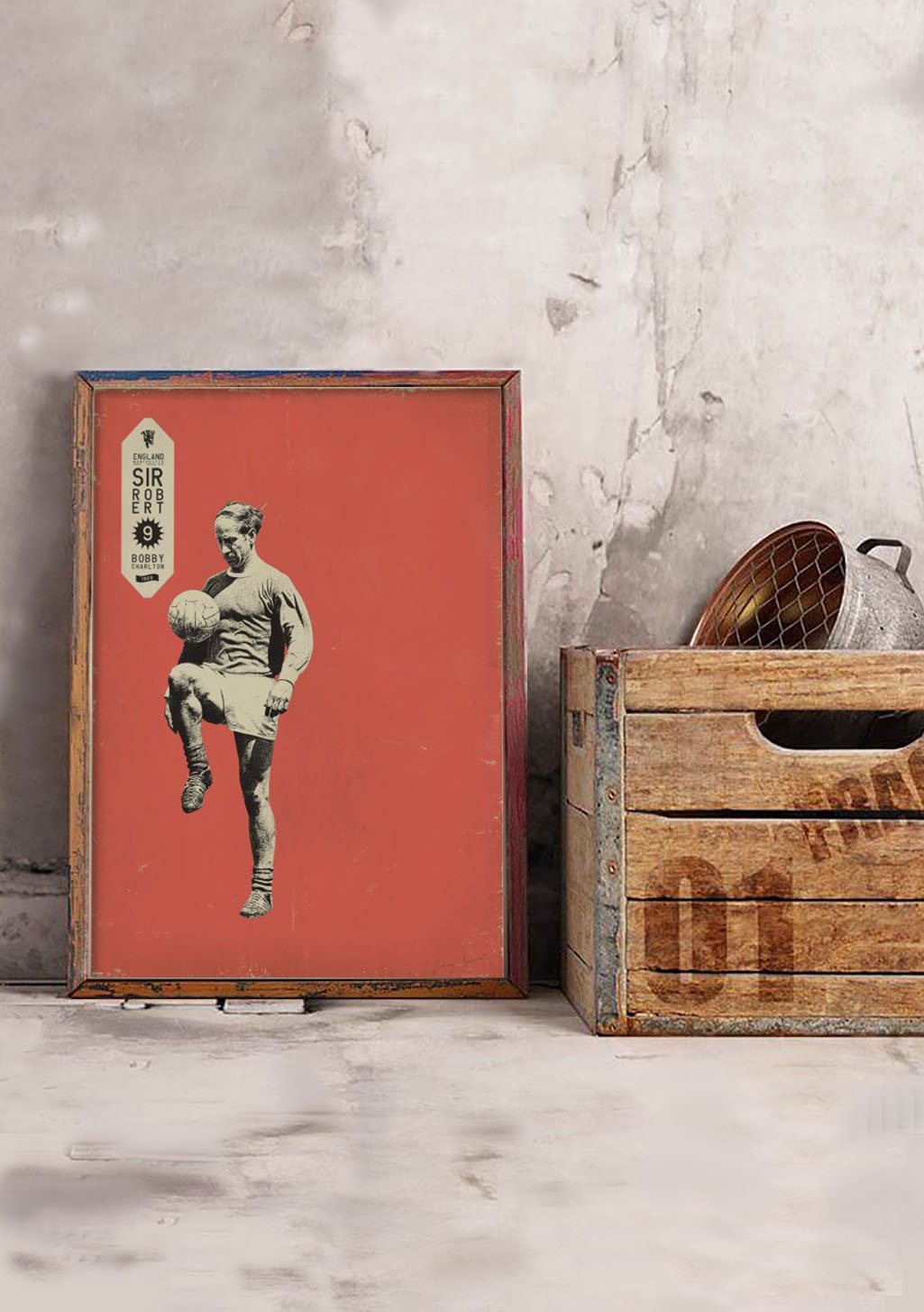 Boxeur vintage, pose dynamique, fond rouge, cadre usé