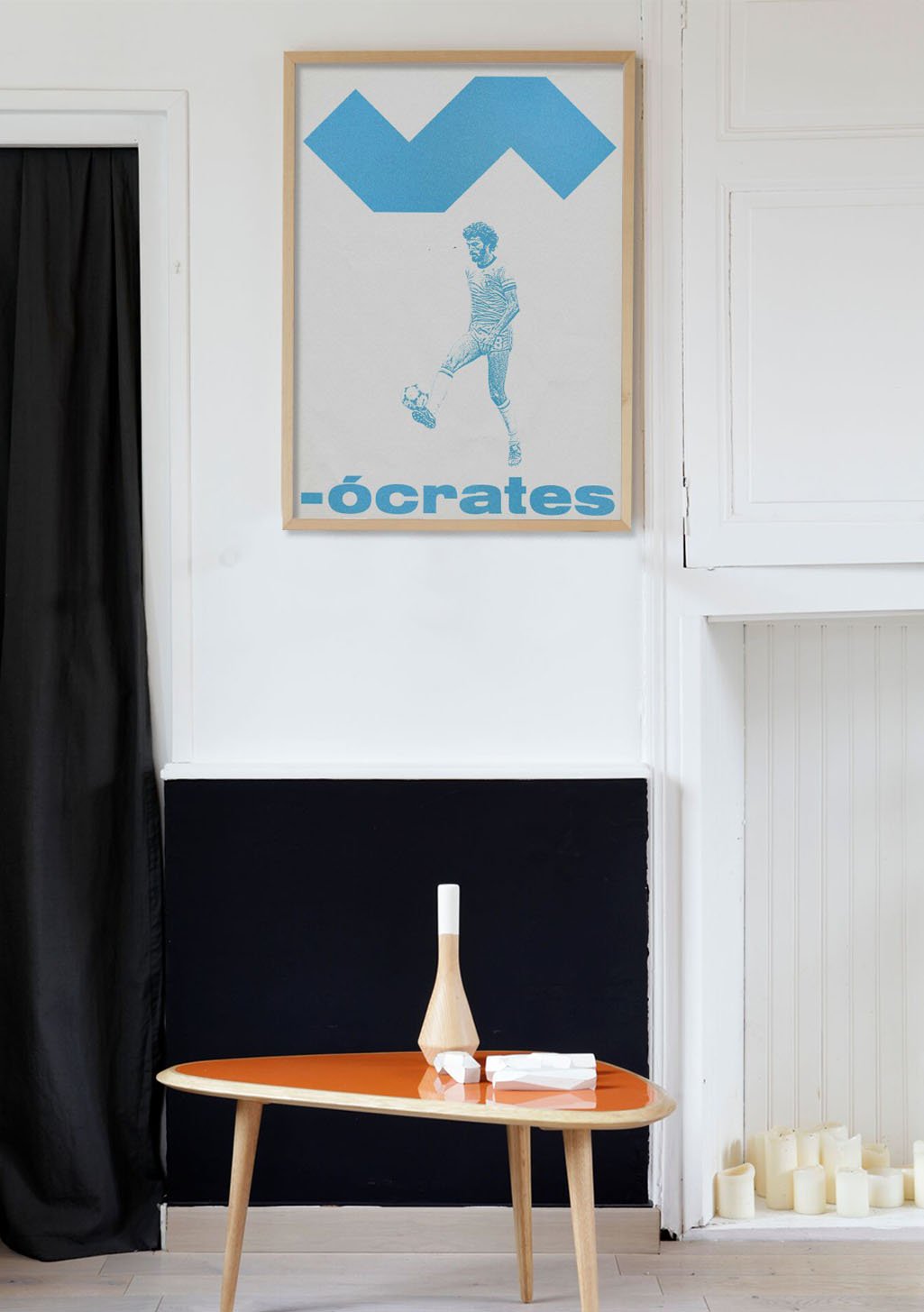 Poster bleu avec une personne skiant, texte "ocrates"