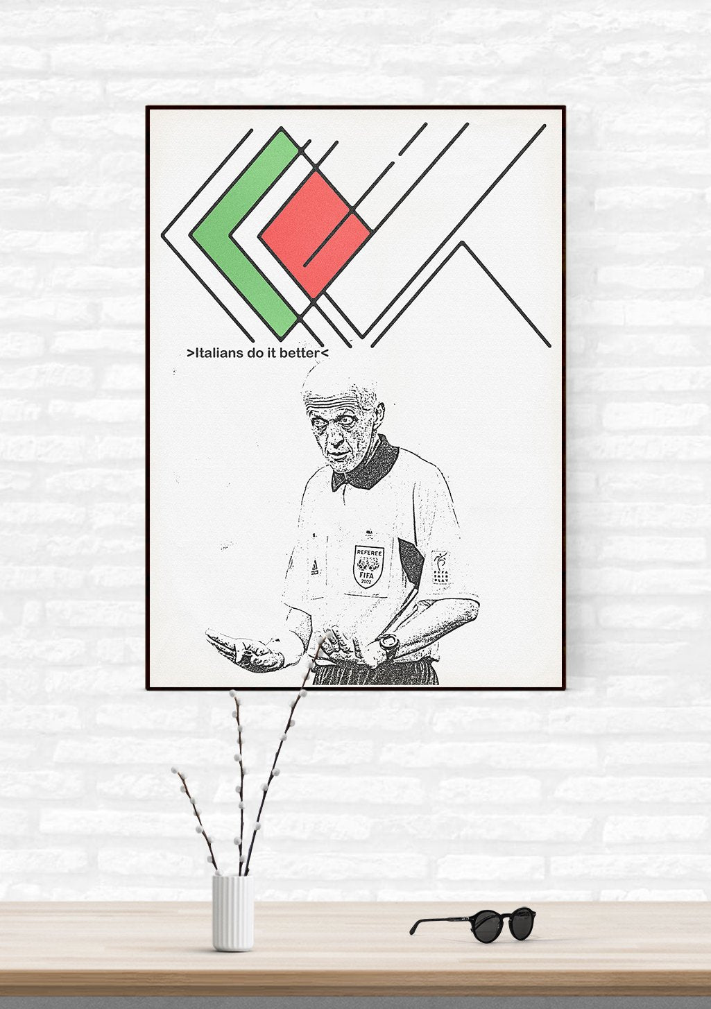 Art abstrait, homme âgé, chemise blanche, italien, cuisine, texte "Italiens le font mieux"