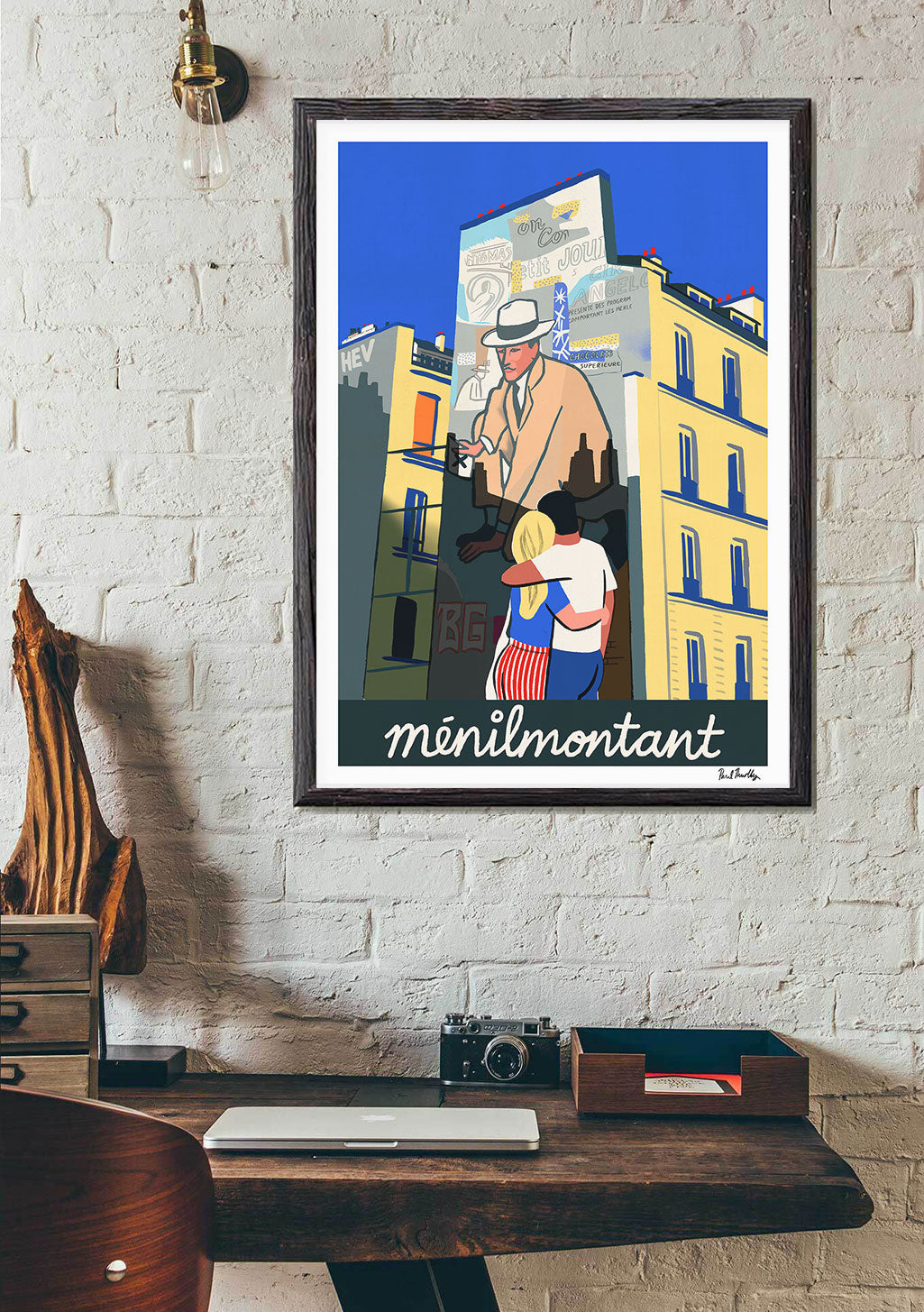 Poster de rue parisienne, homme, femme, bâtiment jaune, ménilmontant